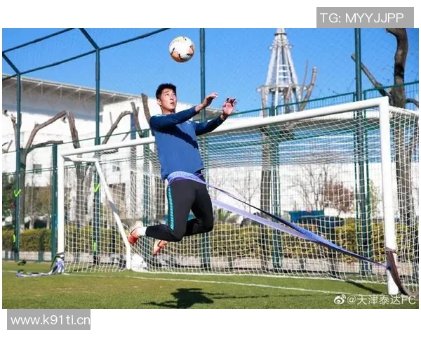 科学足球训练新视野:提升个人能力的有效方法与技巧探讨